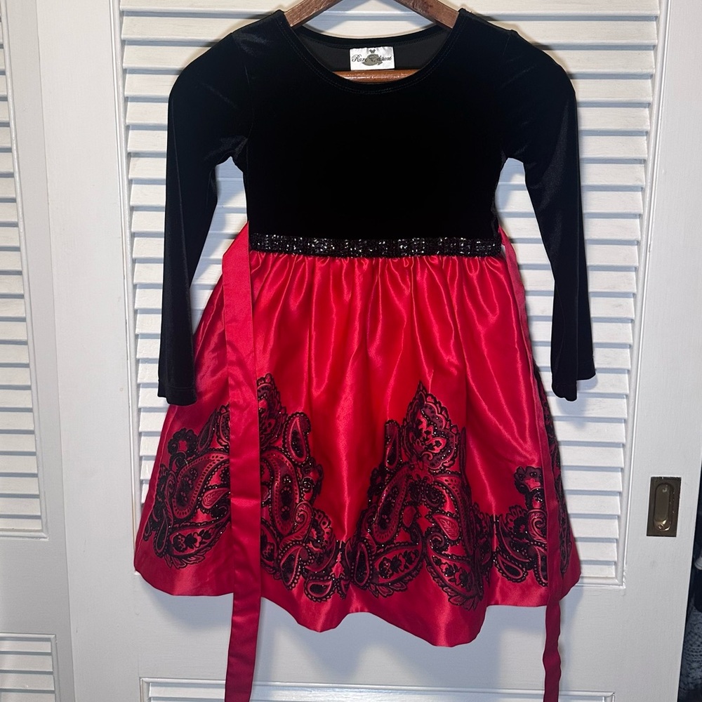 Big girls size 6x Rare Editions holiday dress.